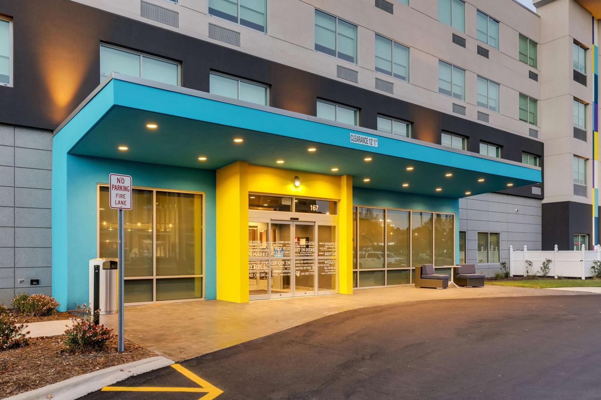 Tru By Hilton Smithfield I-95 Hotel Bagian luar foto